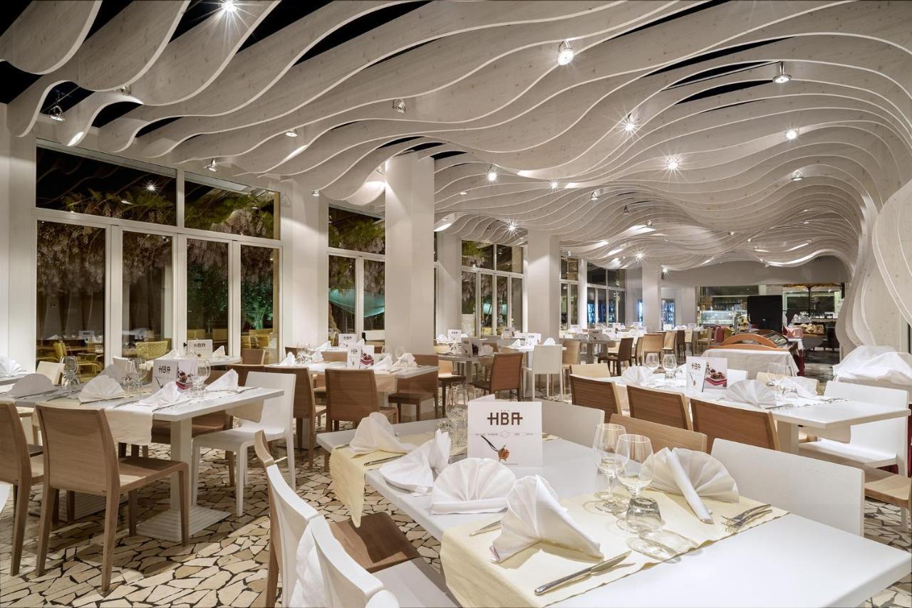 Hotel Baia Azzurra - Lake Front Torbole Sul Garda Екстер'єр фото