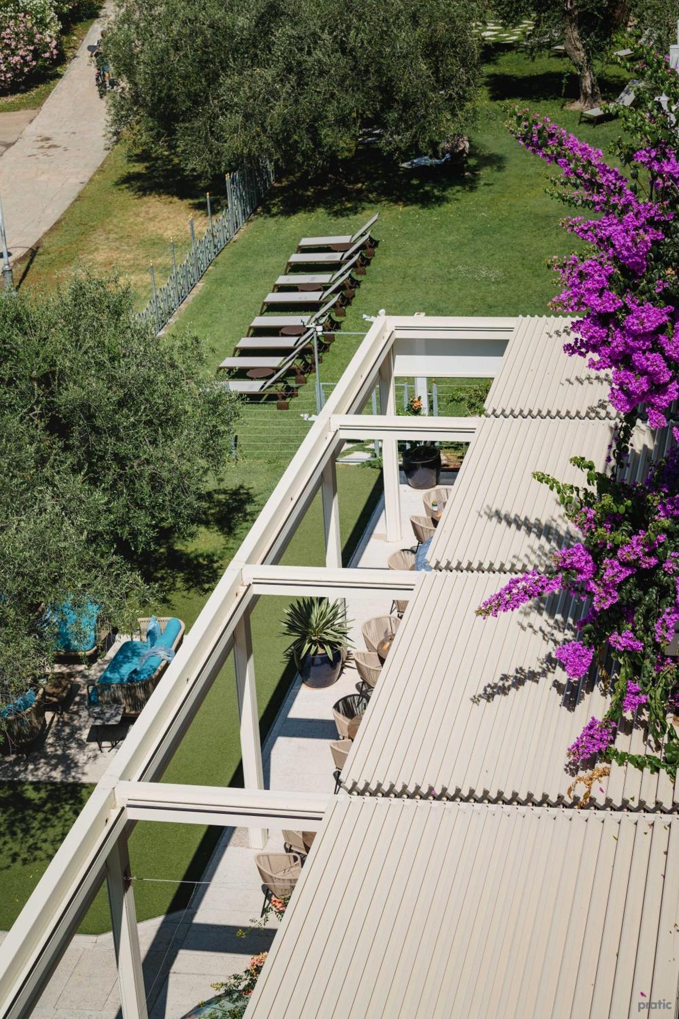 Hotel Baia Azzurra - Lake Front Torbole Sul Garda Екстер'єр фото
